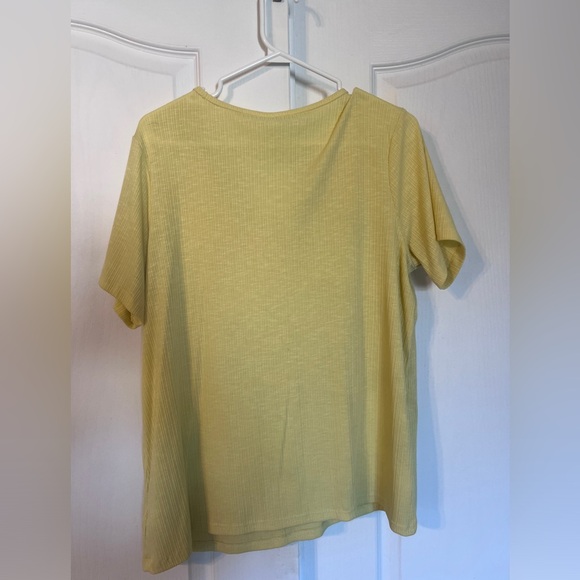 Old Navy Luxe Tee - Picture 2 of 3